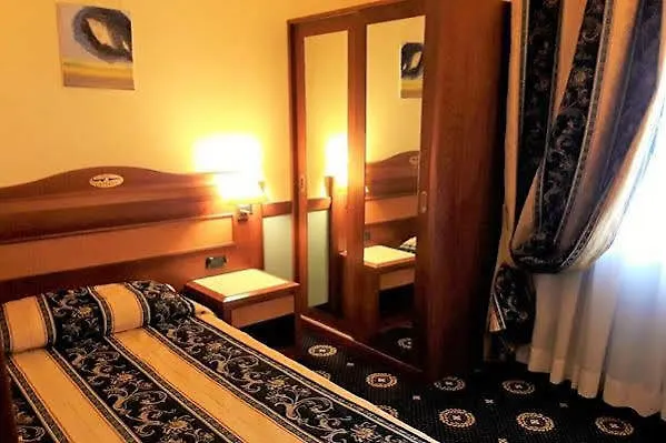 ホテル Ristorante La Piana 3*